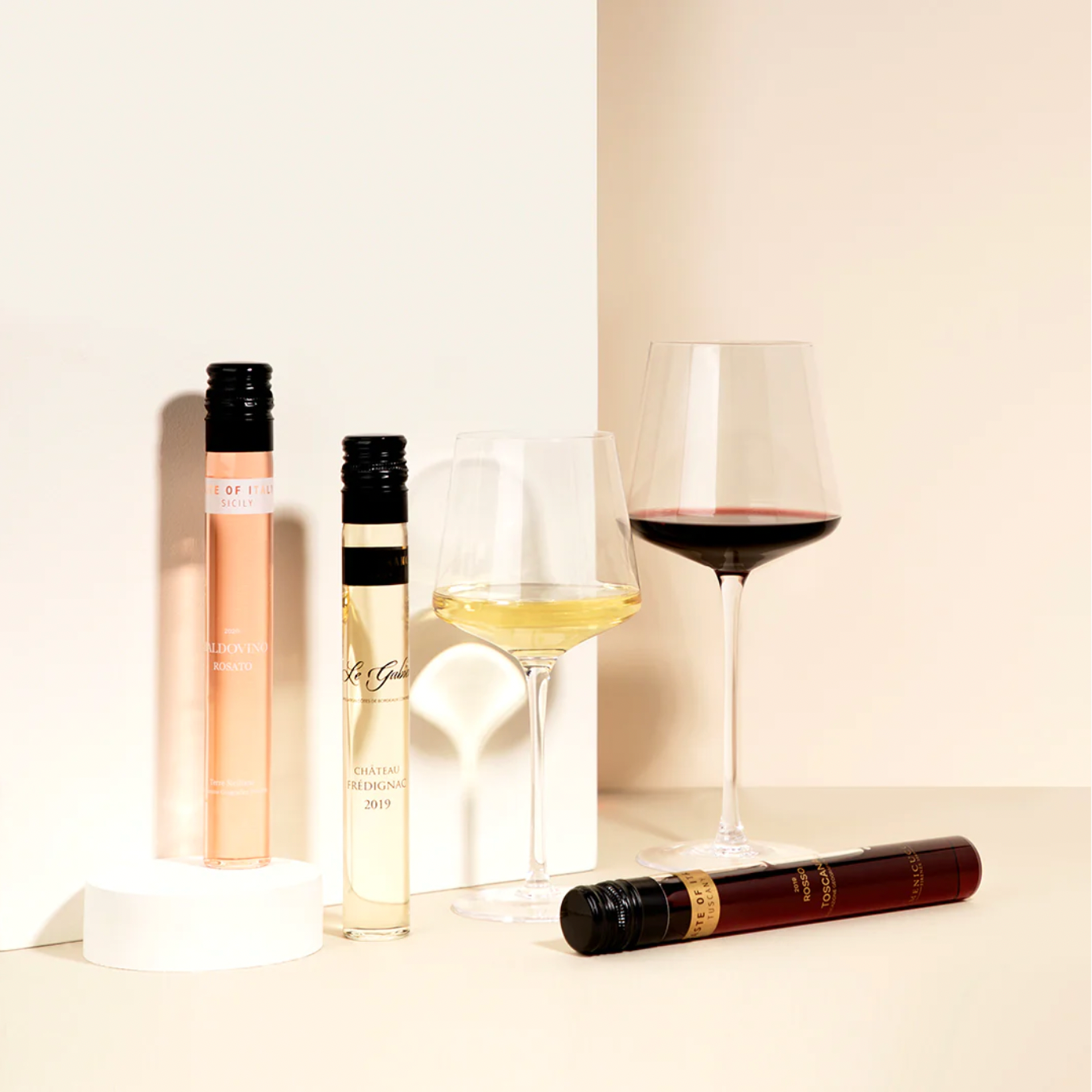 Vinebox wine tasting box with tasting notes and pairing guide
